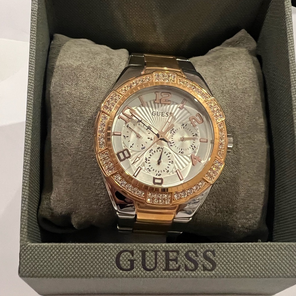 Guess Watch - Picture 4 of 7